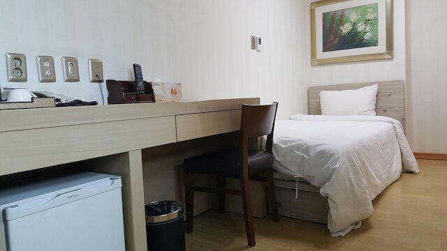 ホテル デウ イン