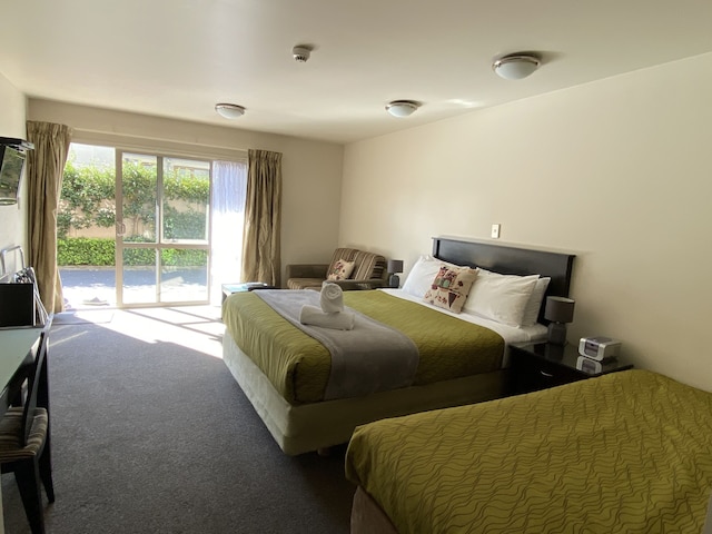 デ ラーゴ モーテル アパートメンツ