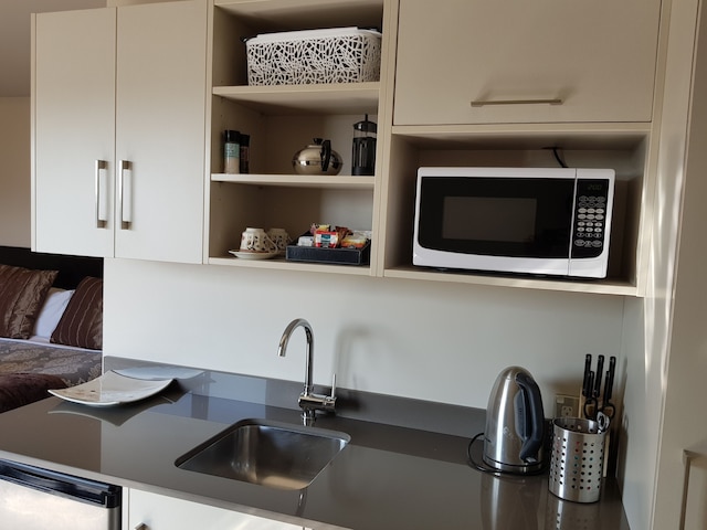 デ ラーゴ モーテル アパートメンツ