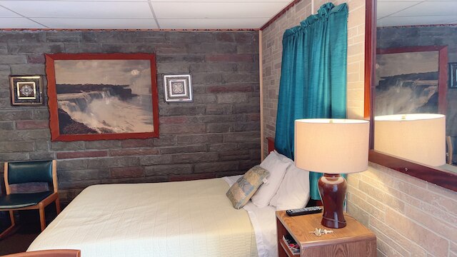 フォールズ モーテル