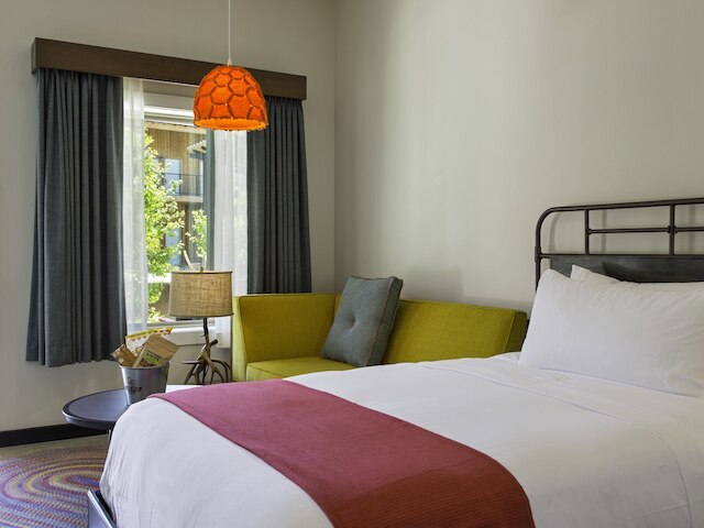 ローンスターコート、バレンシアホテルコレクション