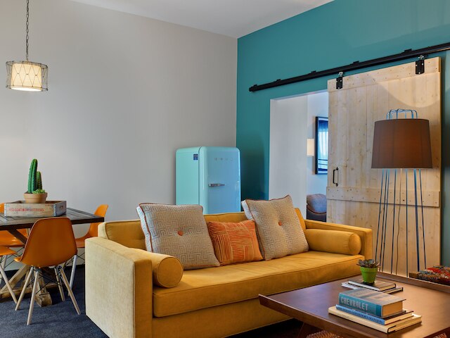 ローンスターコート、バレンシアホテルコレクション