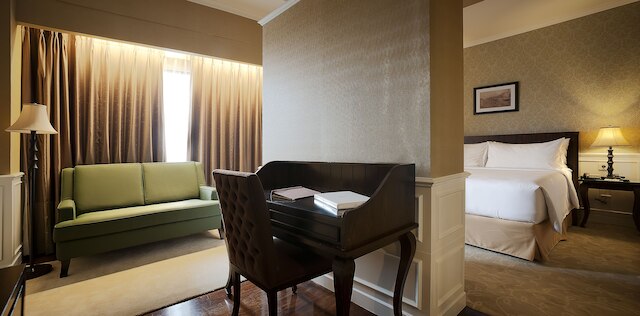 ロイヤル クニンガン ホテル