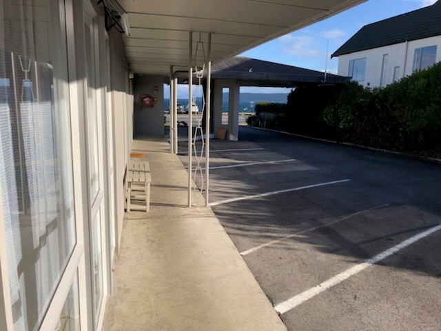 アブソルート レイクビュー モーテル