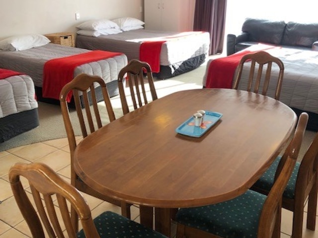 アブソルート レイクビュー モーテル