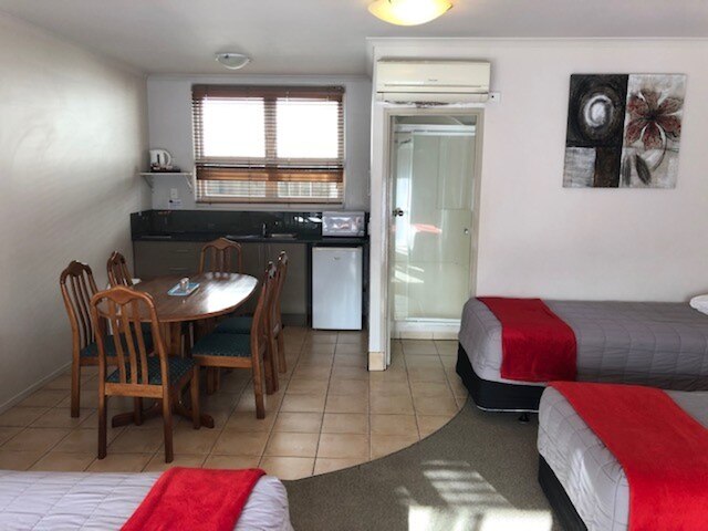 アブソルート レイクビュー モーテル