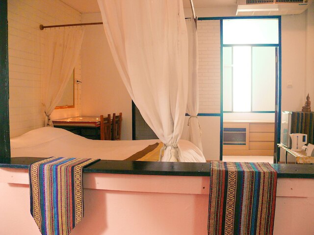 ホランダ モントリ ゲストハウス