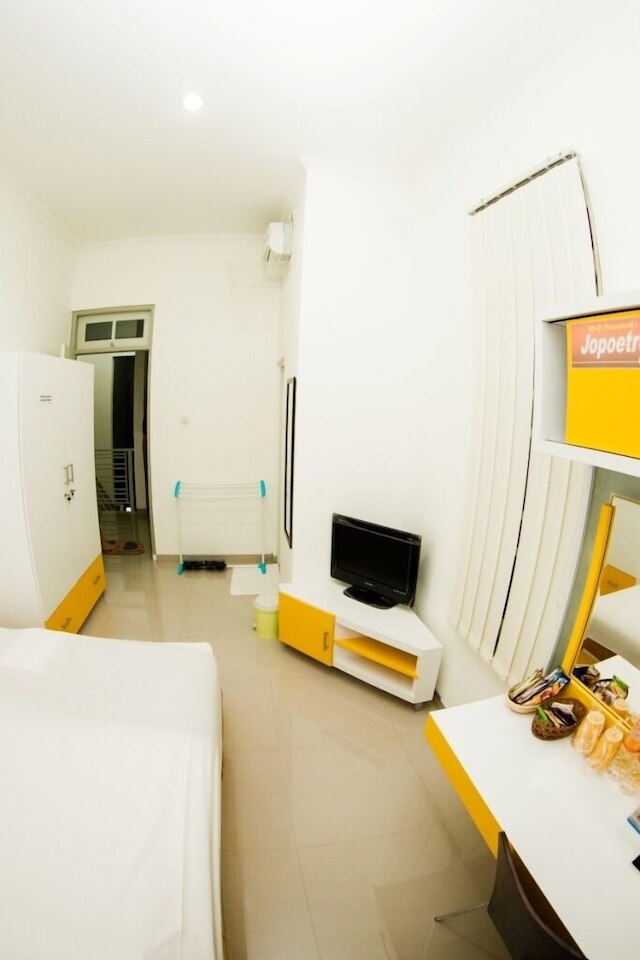 オマー サストロ