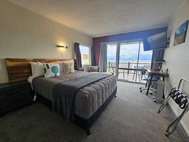 トゥーイ オークス モーテル