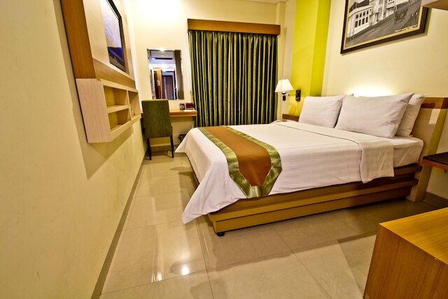 デ バタラ ホテル