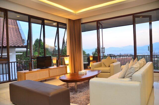 小山 シティビュー 4ベッドルーム ヴィラ ウィズ ア ヒーテッドプール