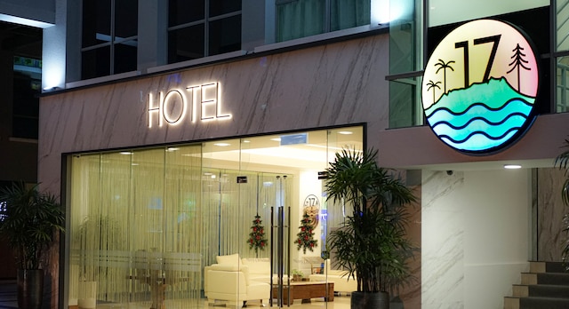 ホテル 17