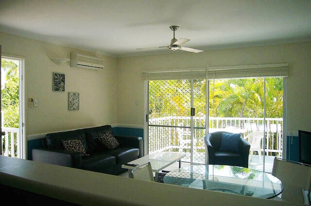 パシフィック サンズ ホリデイ アパートメンツ