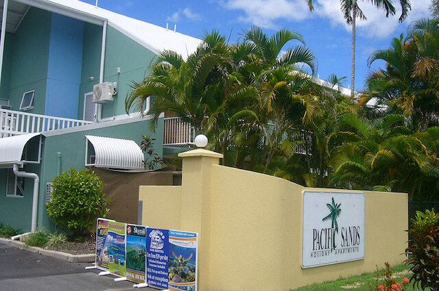パシフィック サンズ ホリデイ アパートメンツ