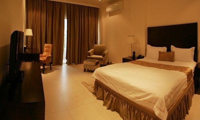 ミカエルズ ホテル