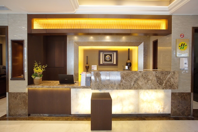 シン ユアン セレブ メトロ ホテル (新苑名流都會館)