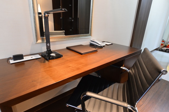 ヘドゥン ホテル ハイ エンド スウォン