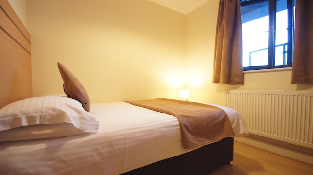 クロンプトン コート