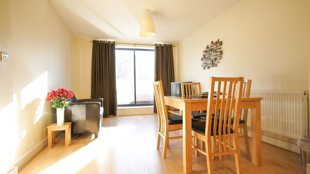 クロンプトン コート