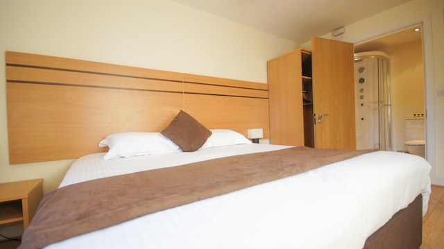 クロンプトン コート