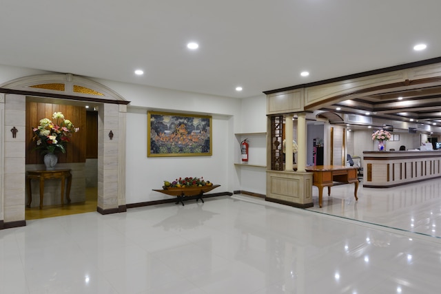 ナイス パレス ホテル