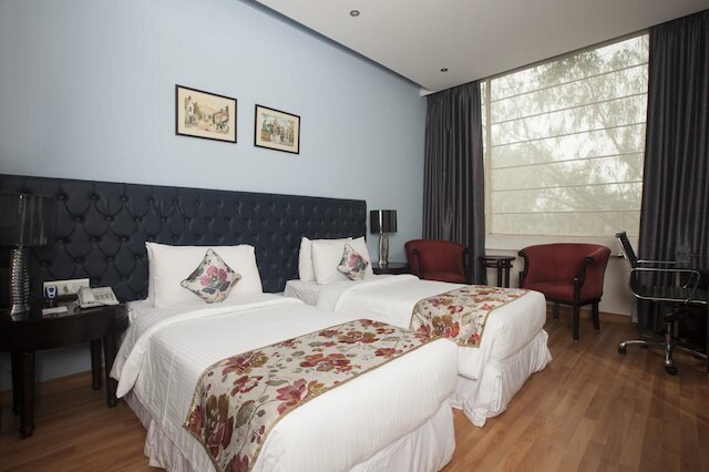 ジ アテナ ホテル