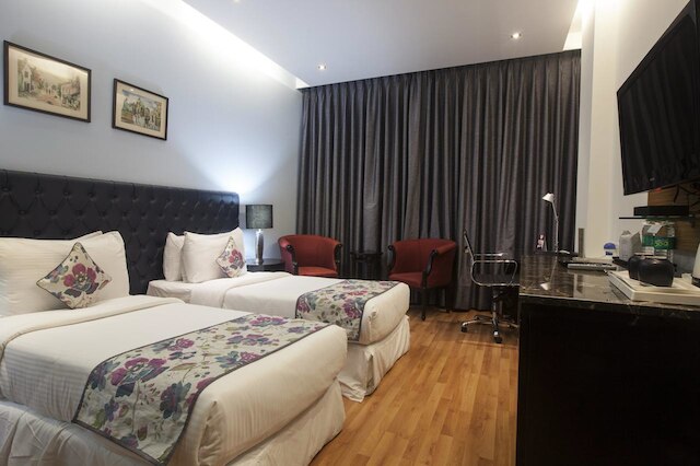 ジ アテナ ホテル