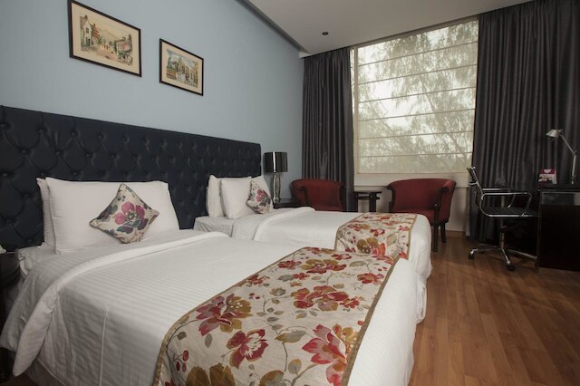 ジ アテナ ホテル