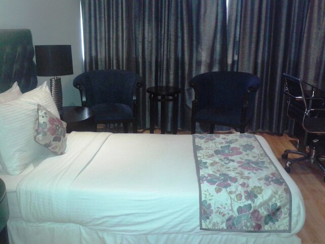 ジ アテナ ホテル