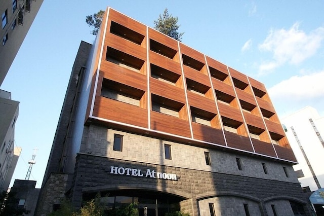 ホテル アット ヌーン