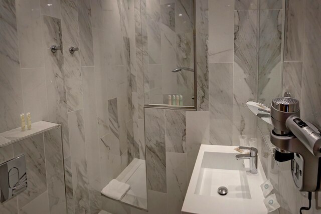 ベストウェスタン プラス ホテル コメディ サン ロック