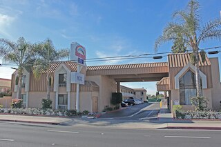 レインボーイン - アドベンチャーシティ近く