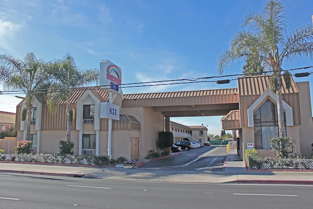 レインボーイン - アドベンチャーシティ近く