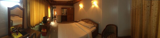 ロイヤル ホワイト エレファント ホテル