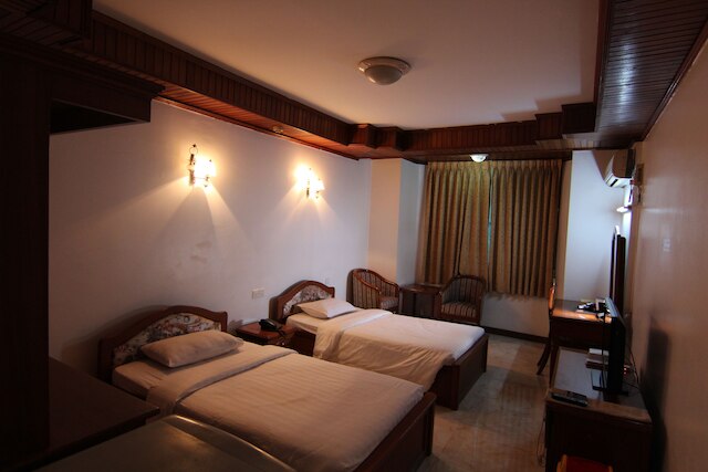 ロイヤル ホワイト エレファント ホテル