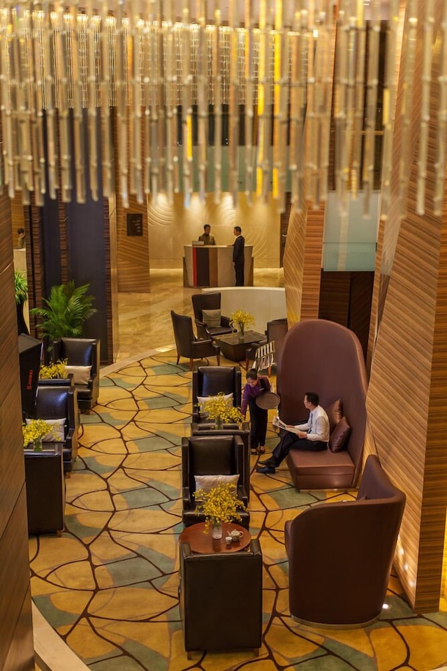 グランド スカイライト インターナショナル ホテル グイヤン (深セン中航城格蘭雲天大酒店)