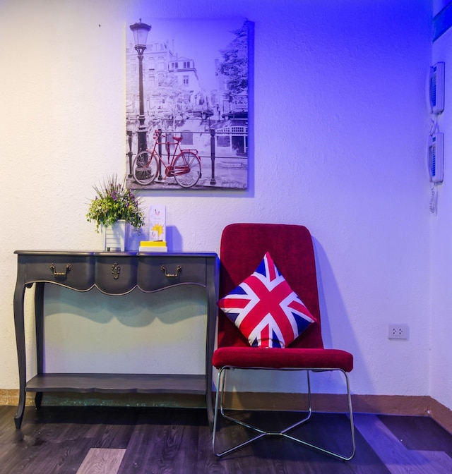 アイチェック イン レジデンシズ サートン