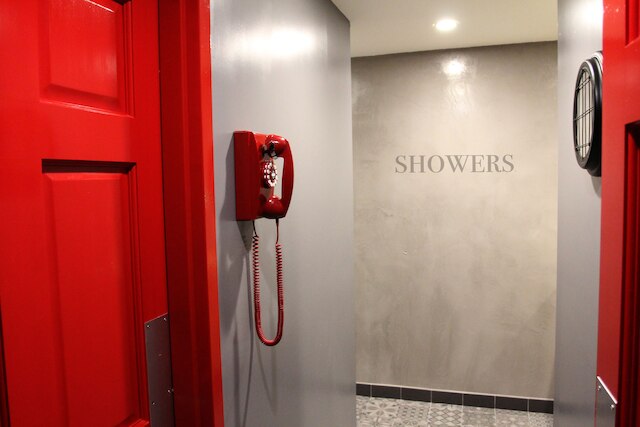 ゲーザリングのクレート - Men Only - ホステル