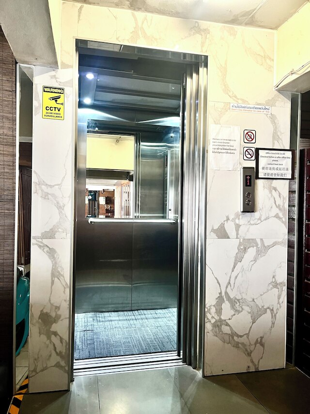 R.C.N. コート & イン