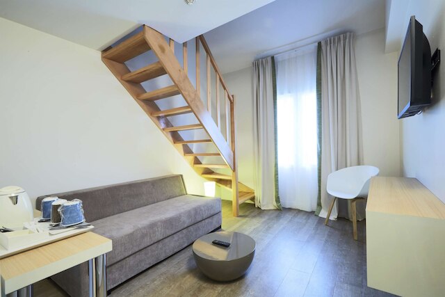 キリアド パリ 18 - ポルト ドゥ クリニャンクール - モンマルトル