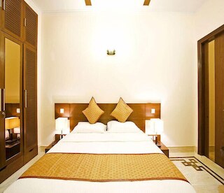 エバーグリーン スイーツ ディフェンス コロニー