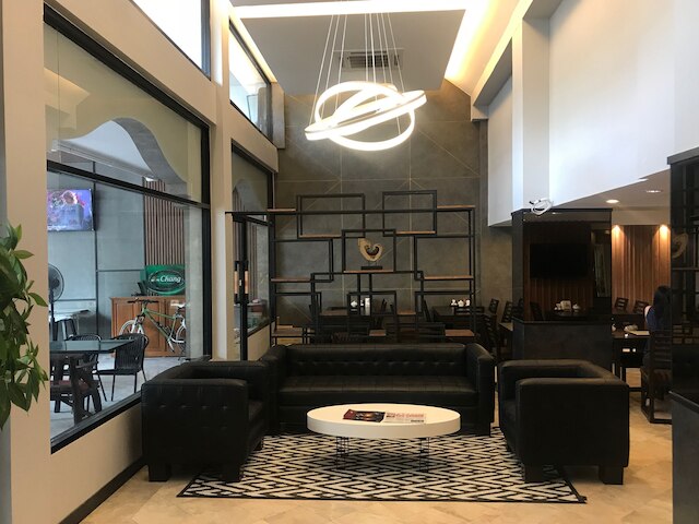 マキシムズ イン