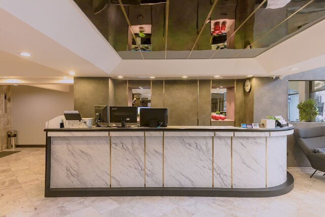 マキシムズ イン