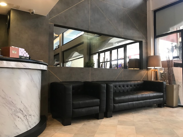 マキシムズ イン