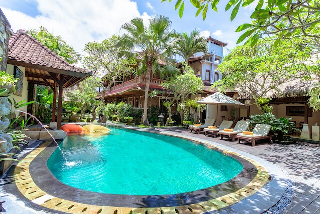 ルンブング サリ ホテル