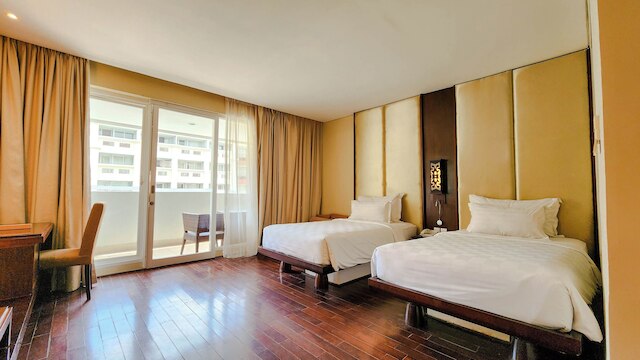 サヌール リゾート ワトゥジンバル