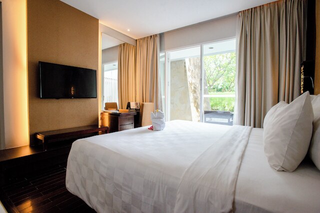 サヌール リゾート ワトゥジンバル