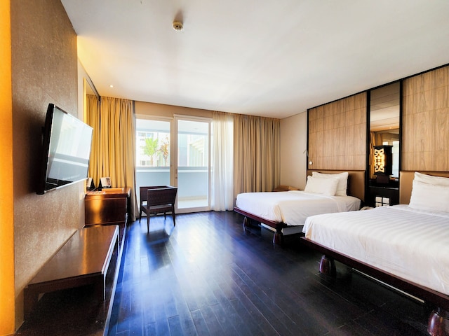 サヌール リゾート ワトゥジンバル