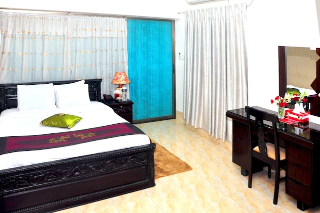 ホテル ローズ ガーデン