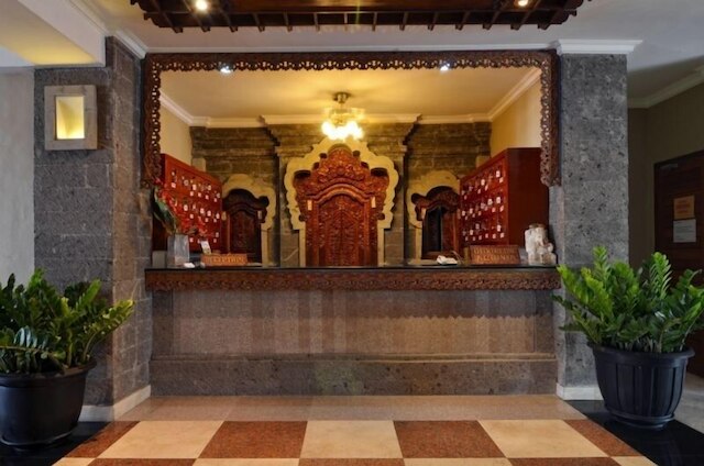 タマン ロッサニ ホテル